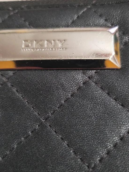 DKNY LEATHER WALLET - Picture 2 of 6